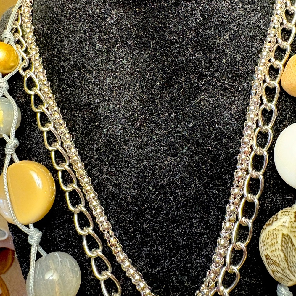 NEW with tags !! Beautiful , Silver, layered  necklaces . - Picture 4 of 4